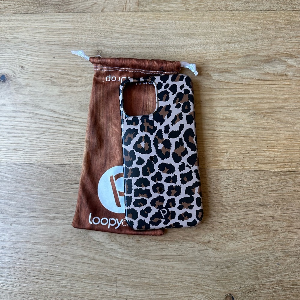 Leopard loopy phone case